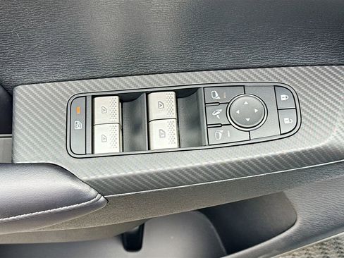 New 2026 Mitsubishi Outlander SE image 18