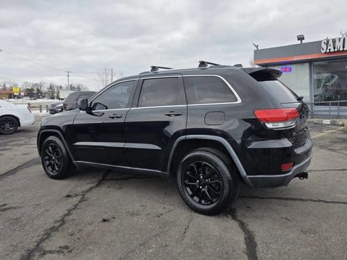 Used 2014 Jeep Grand Cherokee Laredo w/ 18" Wheel & 8.4" Radio Group image 4