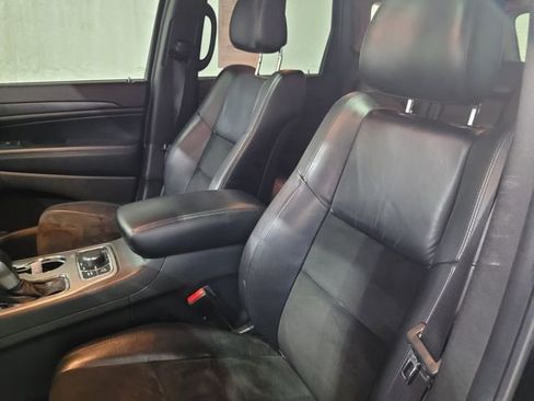 Used 2018 Jeep Grand Cherokee Altitude image 10