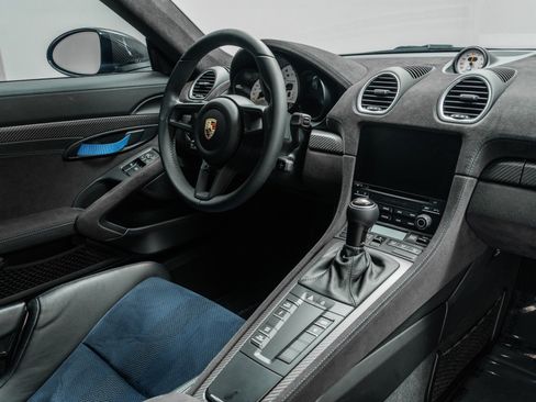 Used 2023 Porsche 718 Cayman GT4 RS RWD image 28