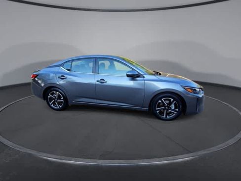 Used 2024 Nissan Sentra SV FWD image 9