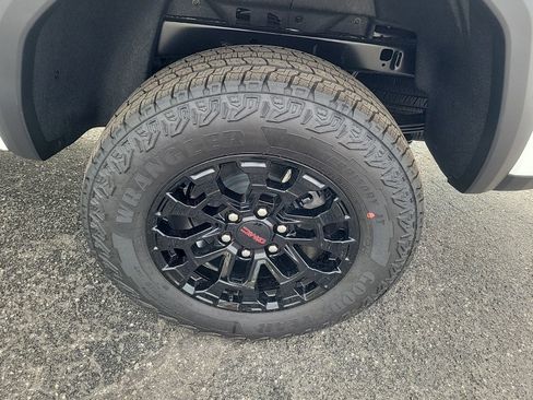 New 2026 GMC Canyon Elevation RWD image 8