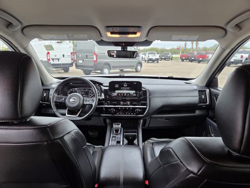 Used 2025 Nissan Pathfinder SL image 20