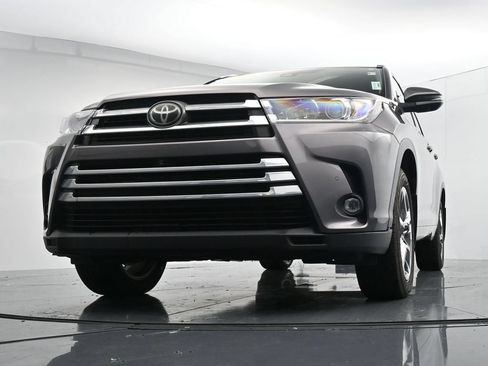 Used 2019 Toyota Highlander Limited Platinum AWD/4WD image 30