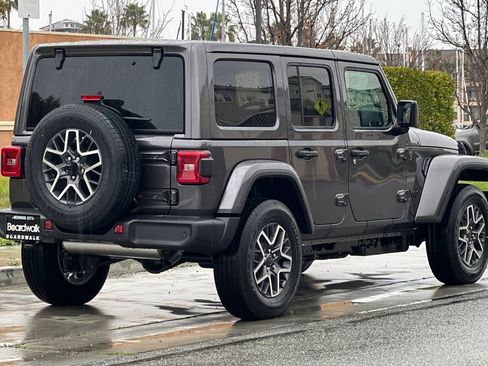 New 2026 Jeep Wrangler Unlimited Sahara w/ Safety Group AWD/4WD image 4