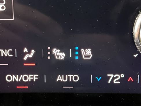 Used 2025 GMC Yukon XL Denali Ultimate AWD/4WD image 32