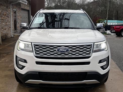 Used 2017 Ford Explorer Platinum image 8