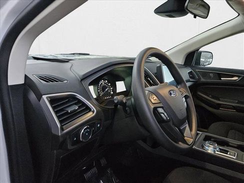 New 2024 Ford Edge SE image 3