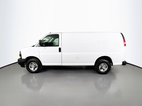 Used 2018 Chevrolet Express 2500 w/ Driver Convenience Package image 2