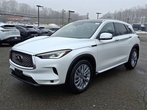 Used 2023 INFINITI QX50 Luxe image 3