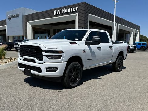 New 2026 RAM 2500 Big Horn AWD/4WD image 2