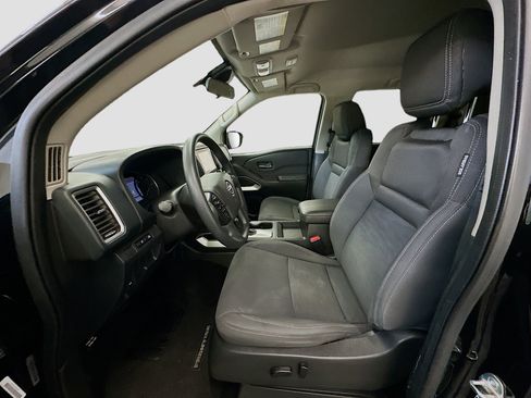 Used 2023 Nissan Frontier SV image 13
