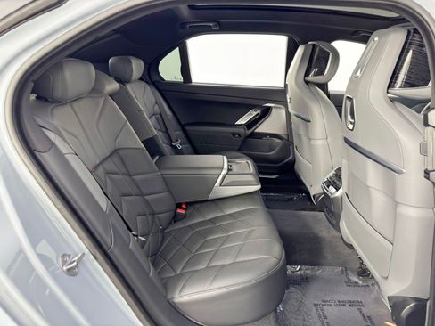 Used 2024 BMW 760i xDrive w/ Premium Package 2 image 49