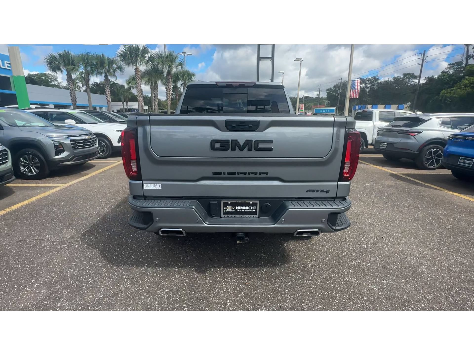 Used 2024 GMC Sierra 1500 AT4 w/ Technology Package AWD/4WD image 3