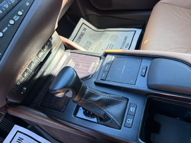 Used 2021 Lexus ES 300h Ultra Luxury w/ Accessory Package 2 FWD image 26