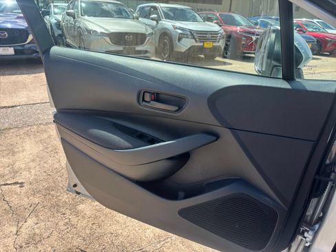 Used 2025 Toyota Corolla LE FWD image 18