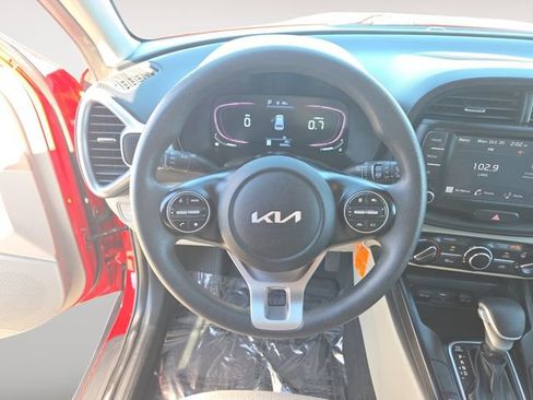 Used 2024 Kia Soul LX FWD image 12