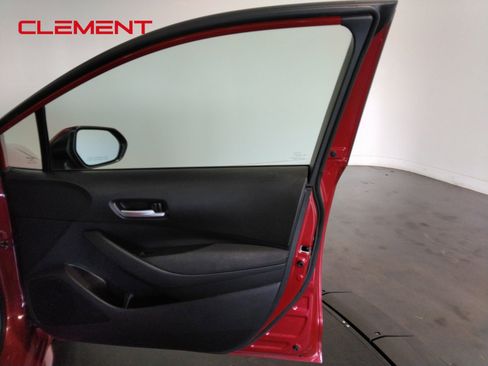 Used 2020 Toyota Corolla LE image 36