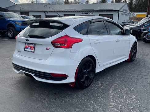 Used 2016 Ford Focus ST w/ Equipment Group 401A image 5