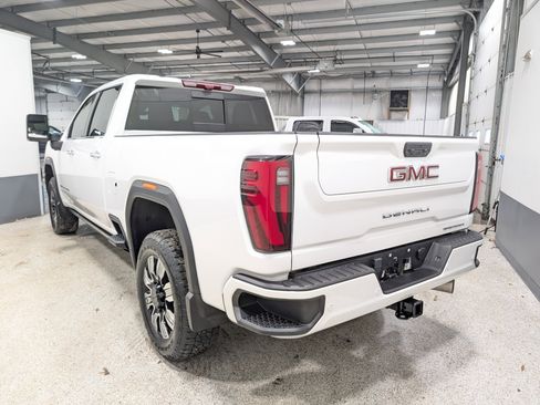 Used 2025 GMC Sierra 2500 Denali w/ Denali Reserve Package image 5