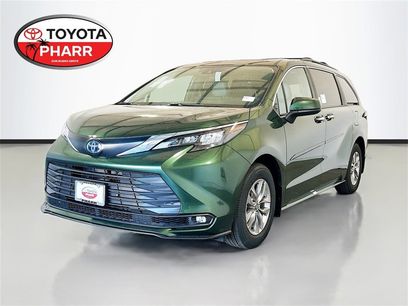 New 2025 Toyota Sienna XLE