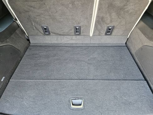 Certified 2025 Cadillac Escalade ESV V AWD/4WD image 36