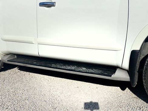 Used 2011 Nissan Armada SV image 23