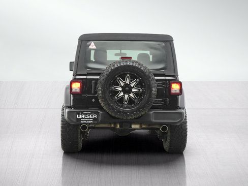 Used 2018 Jeep Wrangler Sport AWD/4WD image 4