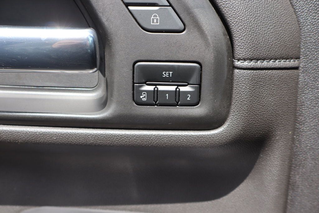 Used 2022 Chevrolet Silverado 3500 High Country AWD/4WD image 28
