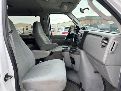 Used 2010 Ford E-350 and Econoline 350 XLT image 25