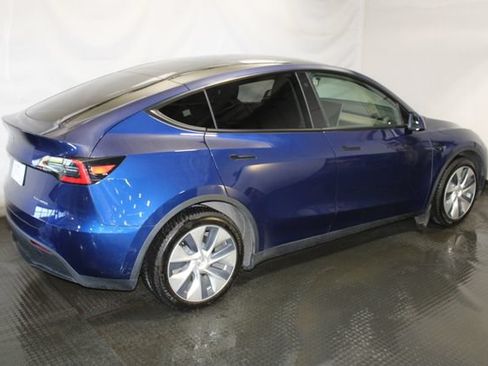 Used 2021 Tesla Model Y Long Range AWD/4WD image 5