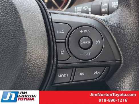 Used 2025 Toyota RAV4 XLE w/ Convenience Package FWD image 31