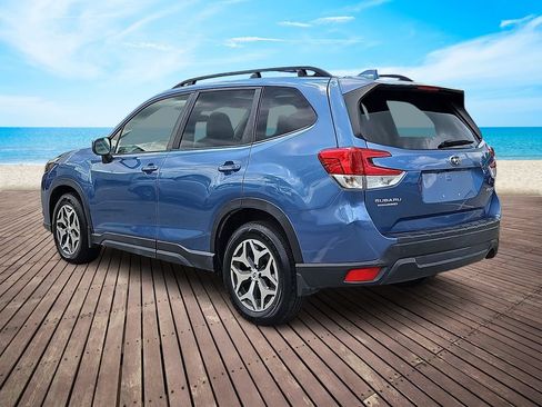 Used 2022 Subaru Forester Premium AWD/4WD image 6