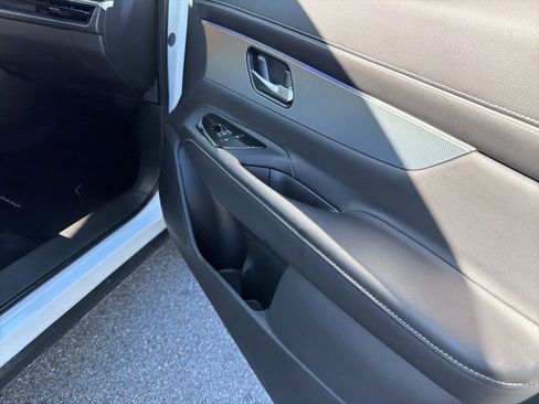 Certified 2025 Nissan Murano SL image 13