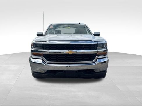 Used 2019 Chevrolet Silverado 1500 LT image 2