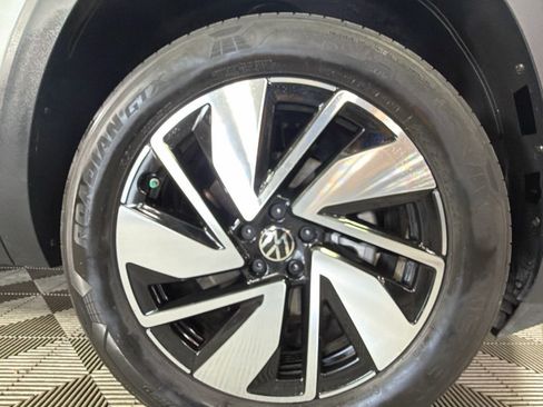 Used 2024 Volkswagen Atlas SE FWD image 37