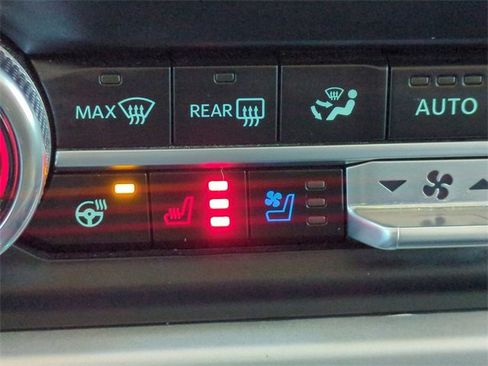 Certified 2023 Ford Expedition XLT image 22