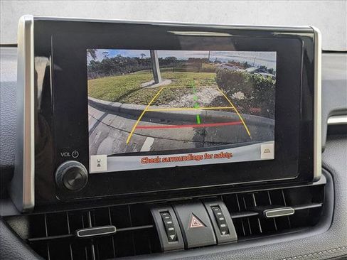 Used 2024 Toyota RAV4 XLE Premium image 9