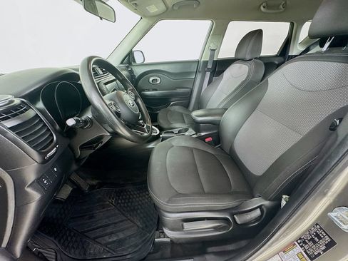 Used 2018 Kia Soul + FWD image 24