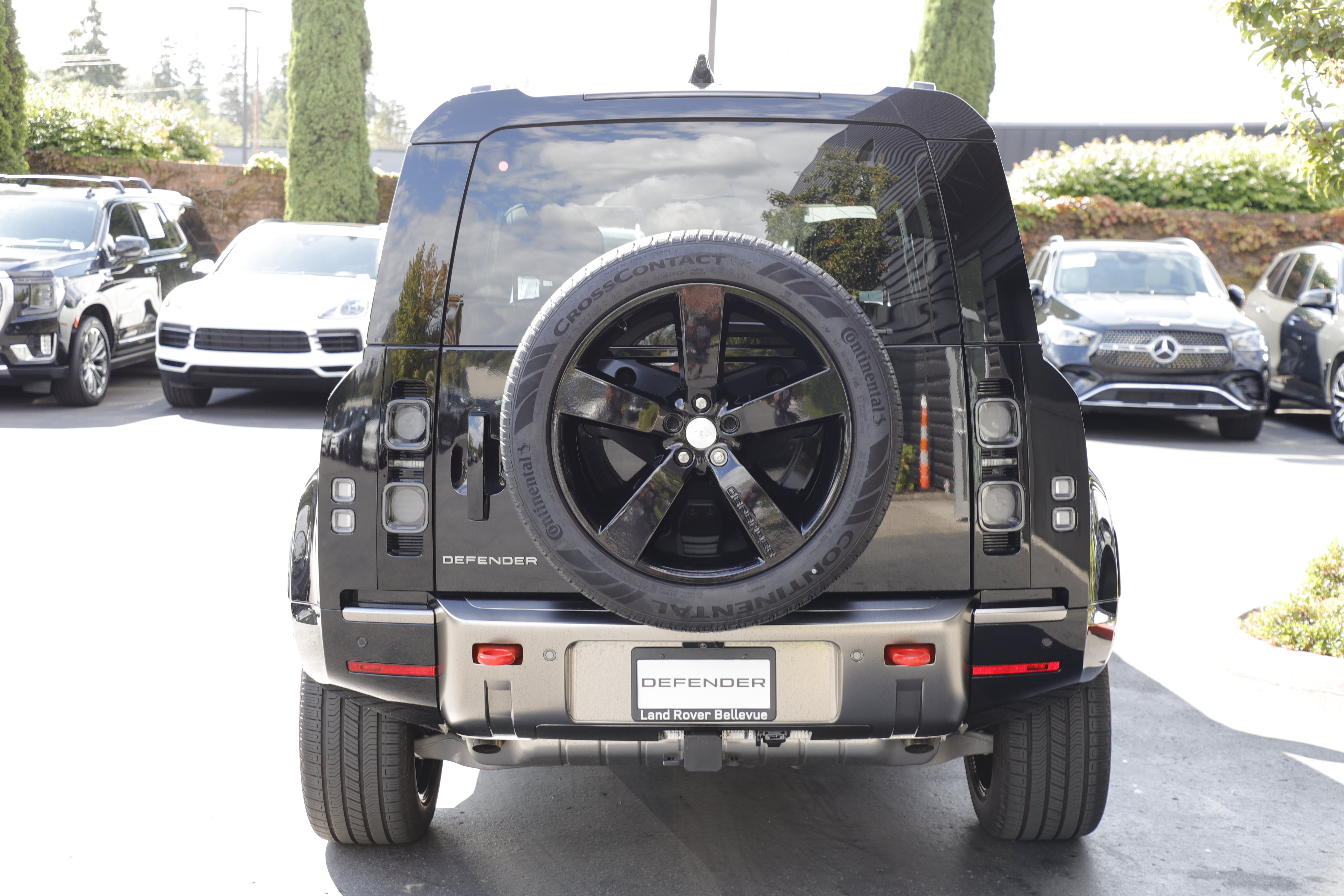 New 2025 Land Rover Defender 110 X AWD/4WD image 5