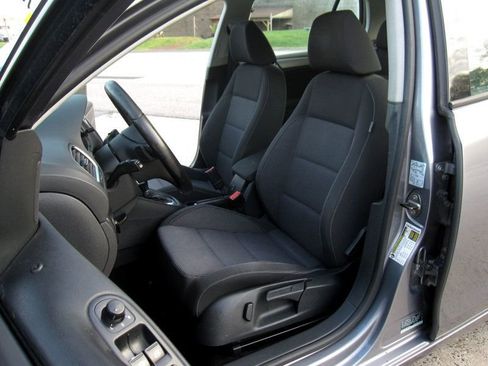Used 2011 Volkswagen Golf TDI FWD image 18
