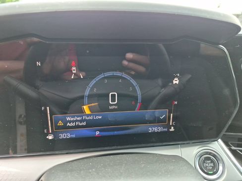 Used 2025 Chevrolet Trax LT w/ LT Convenience Package FWD image 6