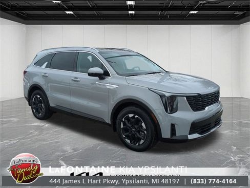 Certified 2025 Kia Sorento S w/ Panoramic Sunroof Package image 8