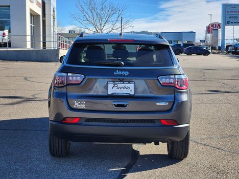Used 2018 Jeep Compass Latitude image 4