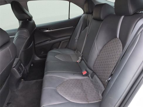 Used 2020 Toyota Camry XSE image 28