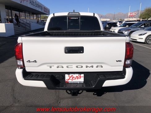 Used 2019 Toyota Tacoma SR image 7