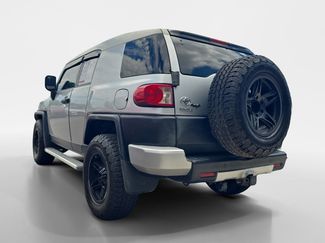 Used 2007 Toyota FJ Cruiser 4WD video 2