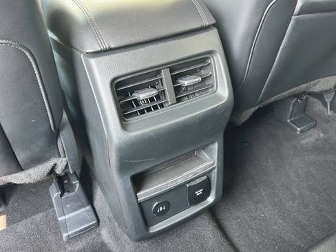 Used 2024 Ford Edge SEL AWD/4WD image 32