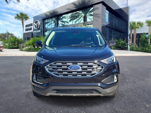 Used 2023 Ford Edge Titanium image 2