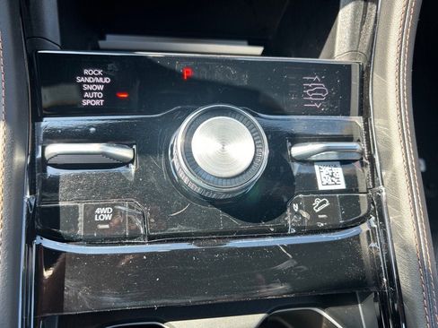 New 2025 Jeep Grand Cherokee Summit image 12